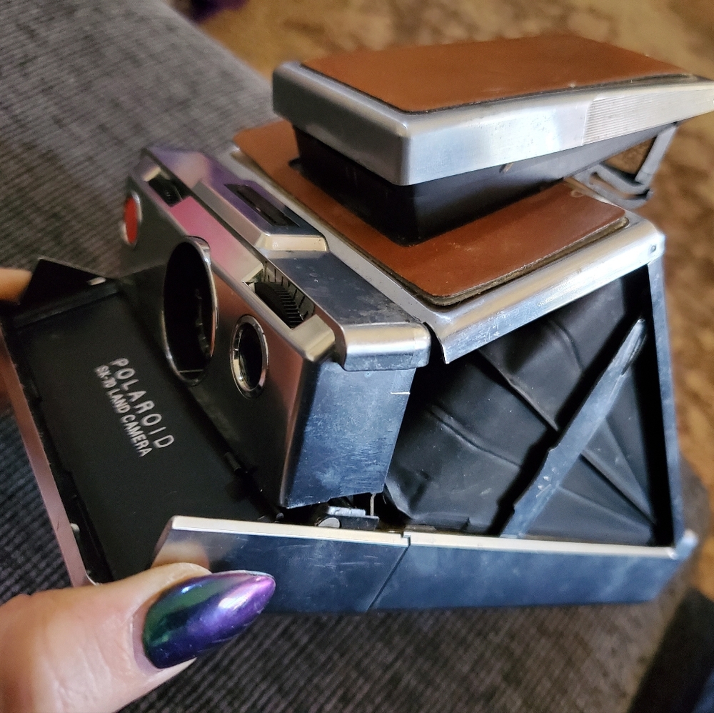 Polaroid SX-70 flat collapsible vintage camera